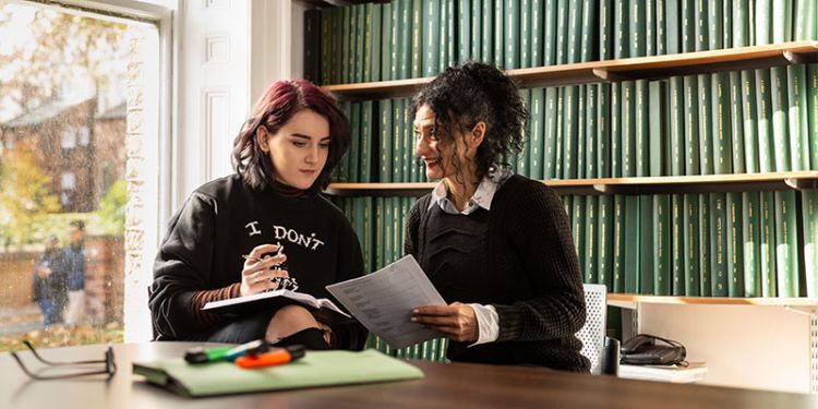 An undergraduate School of Psychology received students support from an academic at the University of Leeds.