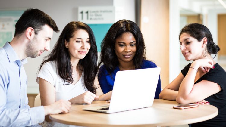 University of Leeds partner on new Research Support Service Hub for healthcare practitioners and researchers