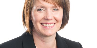Dr Angela Graves